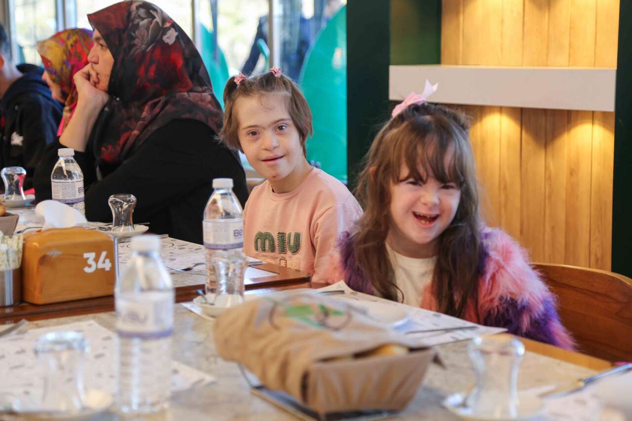 Konya’da büyük buluşma! Özel çocuklar ve aileleri bir araya geldi 3